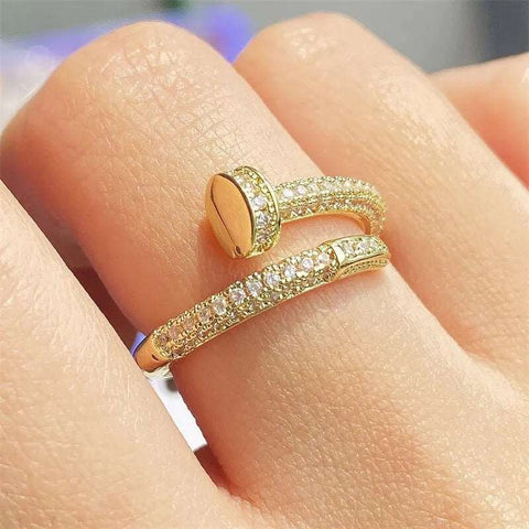 Irregular Claw-Set Zirconia Ring