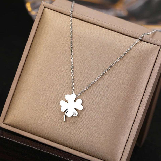 Bohemian Clover Zircon Pendant