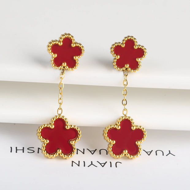 Delicate 5-Petal Clover Earrings: Gold Plated Stainless Steel